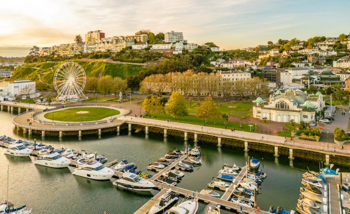 International House Torquay aile programında ebeveyn ve çocuklar